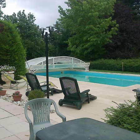Bed and Breakfast Les Ecureuils Tramoyes Exterior foto